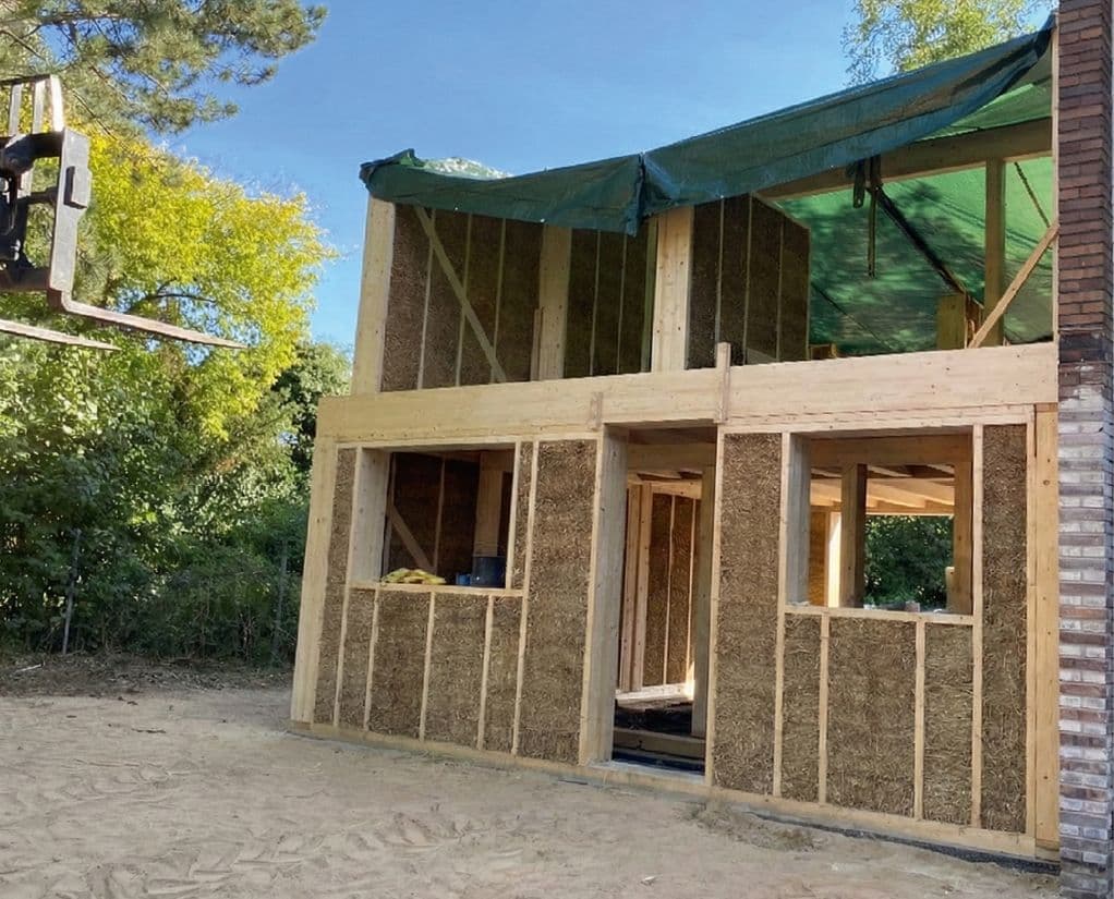 Bild 7 Zirkuläre Naturbaustoffe: Holz & Stroh (Quelle: Spreeplan UG)