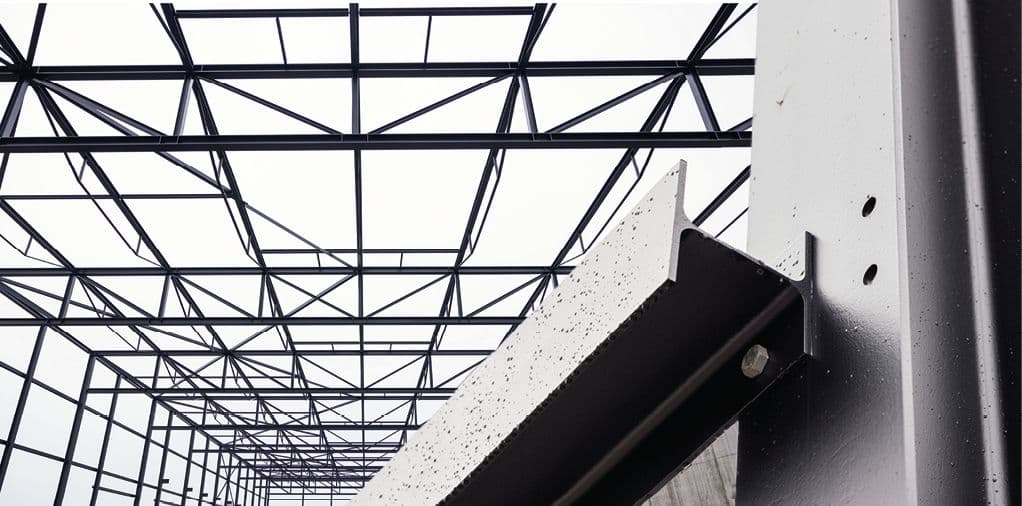 Bild 5 Emissionsreduzierter Stahl aus Thüringen in der Dachkonstruktion Forster Campus (Quelle: Stahlwerk Thüringen)