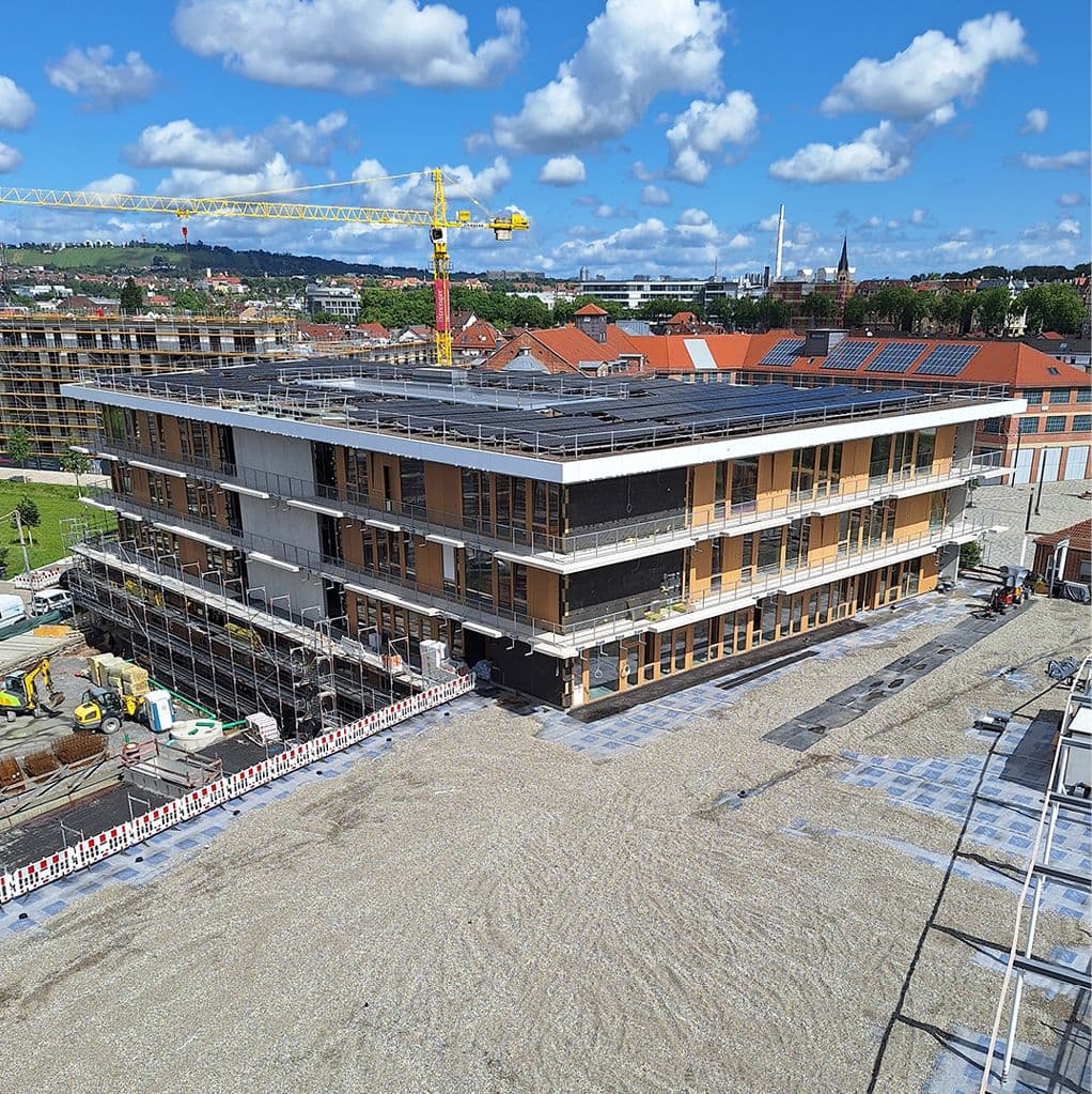 Bild 3 Schneller Fortschritt dank guter Planung: Der Rohbau konnte bereits im Januar 2024 nach 16 Monaten Bauzeit fertiggestellt werden; die Arbeiten gehen seitdem zügig weiter