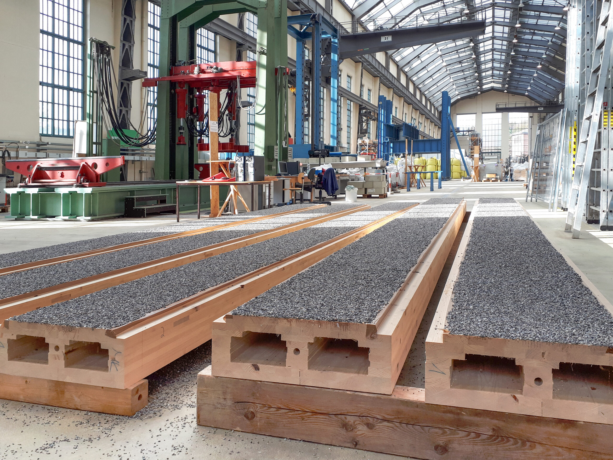 Klebetechnik für HolzBetonVerbunddecken nbau. NACHHALTIG BAUEN