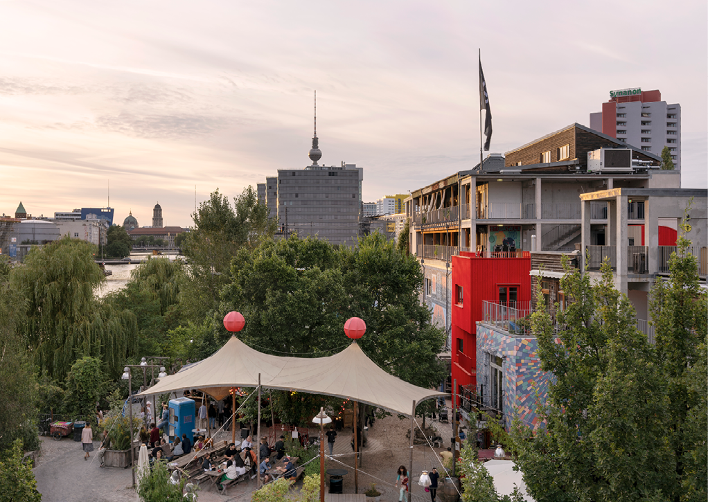 Bild 11 Blick stadteinwärts mit Marktplatz im Vordergrund

Quelle: Jan Bitter