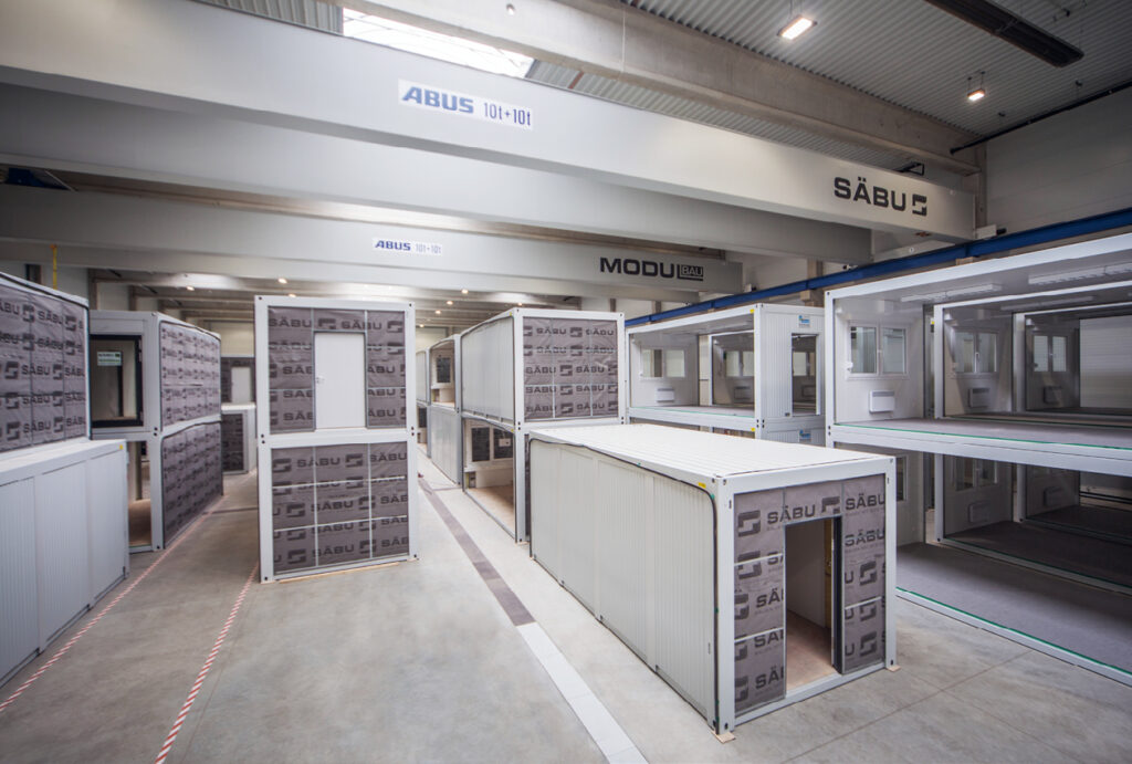 Bild 1 Durch die passgenaue Vorfertigung der Module im Werk wird der Materialverschnitt auf ein Minimum reduziert. (Foto: Säbu)