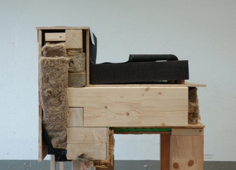 Bild 1 Beispiele studentischer Modelle für a) Flachdach-Wandanschluss im Attika­bereich, b) Wand-Deckenanschluss in Holzrahmenbauweise und mit Fußbodenaufbau (Quelle: TUD/Felix Hegewald)