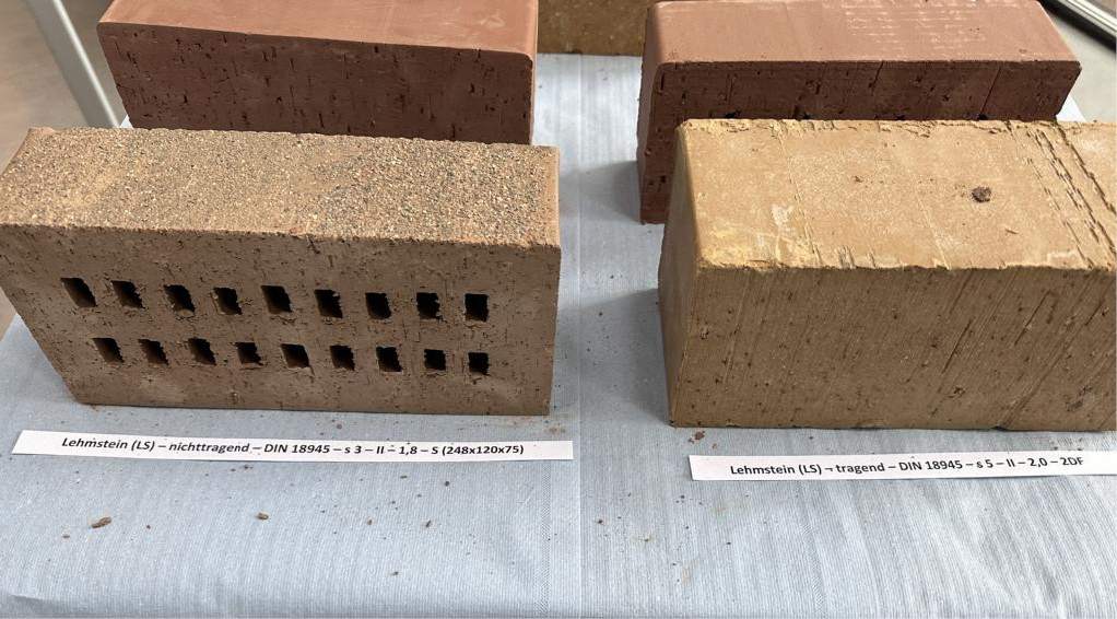 Bild 3 „Genormte“ Lehmsteine aus der Materialforschungs- und Prüfanstalt (MFPA) Weimar (Quelle: Mendler)
