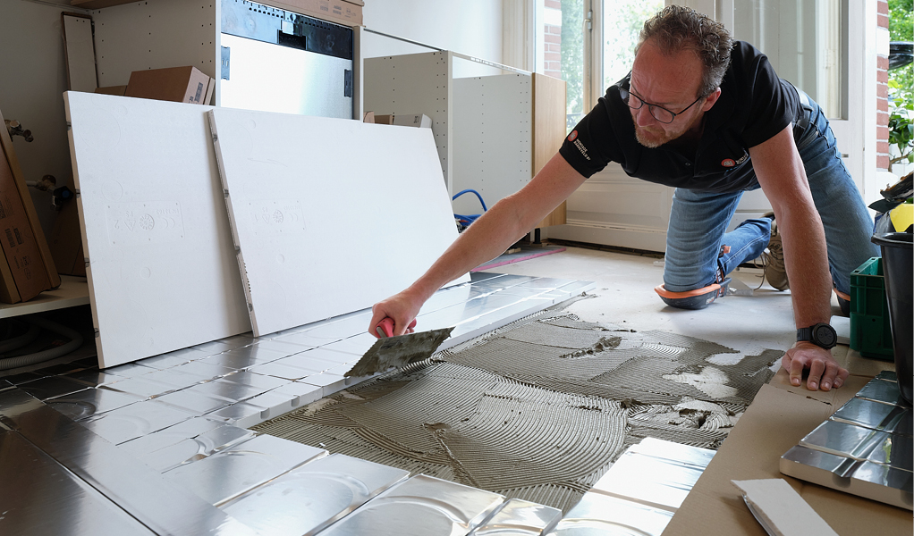 Bild 2 Uponor Siccus 16 hat eine Plattenstärke von nur 20 mm. (Quelle: Paul Lagro)